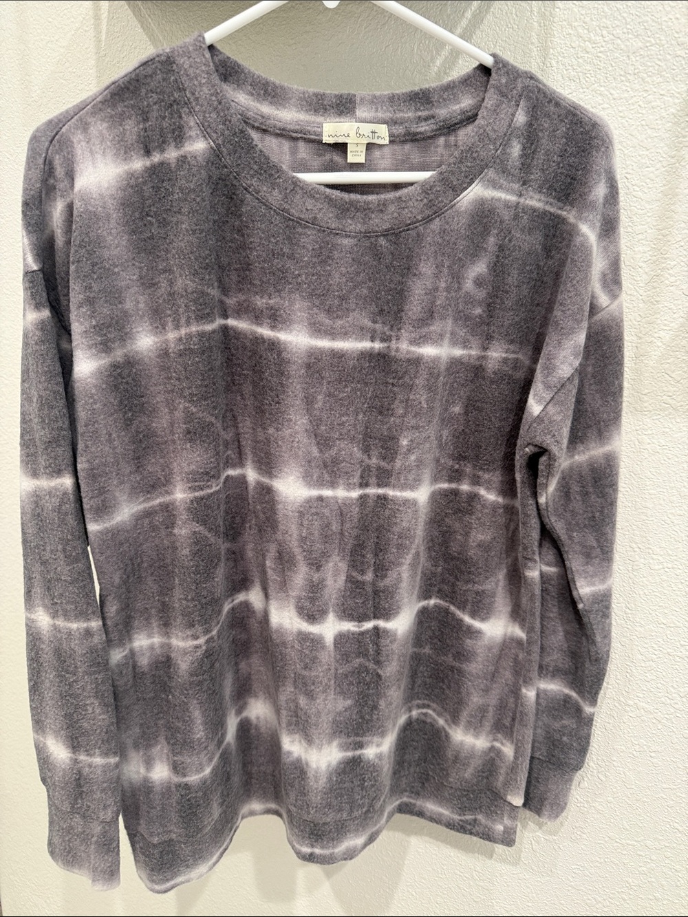 nine britton Gray and White Tie-Dye Brushed Crewneck Sweater